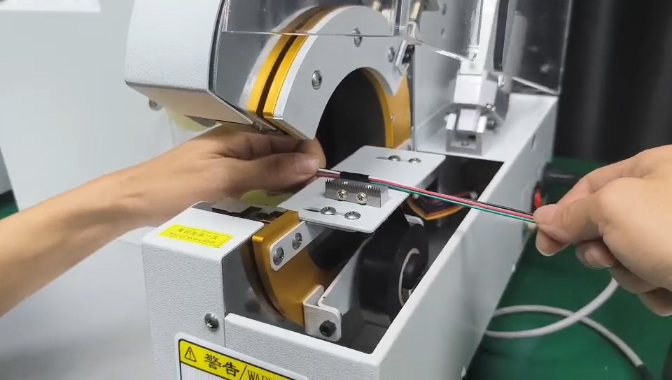 Máy quấn băng keo PVC thông minh cho dây dài - Quấn ổn định bó dây điện mở rộng