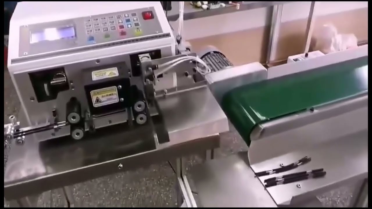 Máy cắt dây, tuốt dây và bấm đầu cos tự động kết hợp băng tải