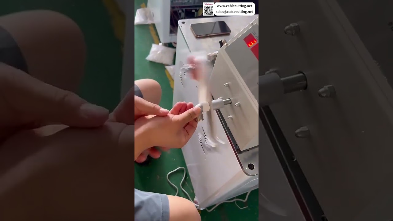 Máy quấn băng dính chất lượng cao với điều khiển chính xác và thiết lập vận hành tùy chỉnh cho nhà máy sản xuất chuyên nghiệp.