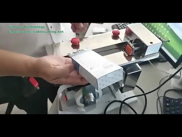 Máy dán nhãn góc vuông 90 độ thủ công - Dán nhãn bao quanh góc, PVC tự dính, 2000 chai/giờ