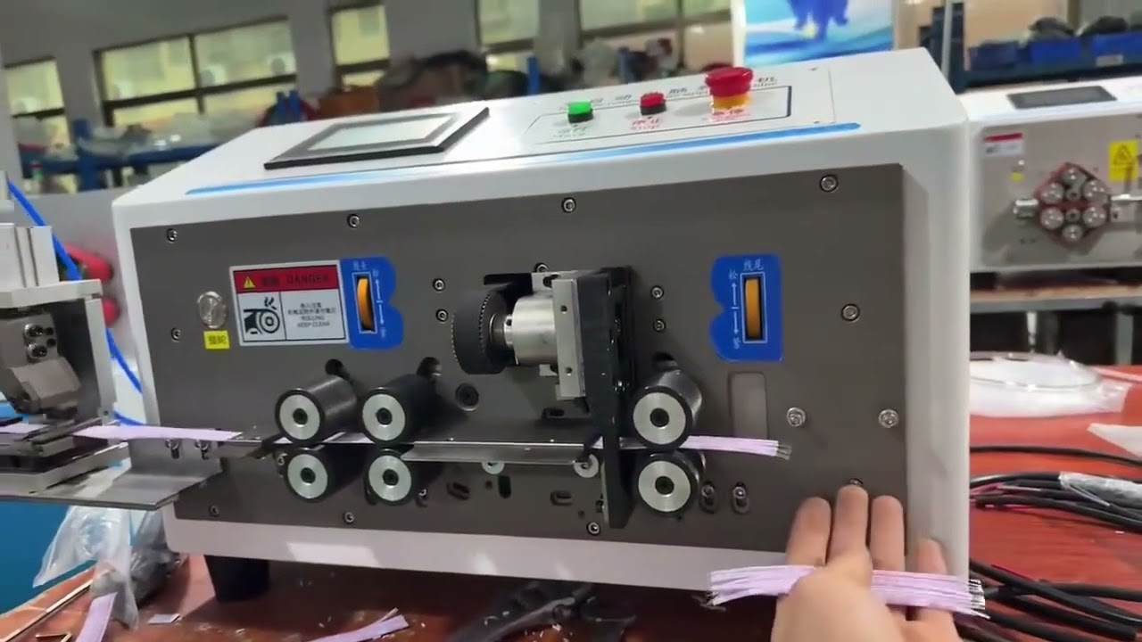Máy tuốt dây tự động 6 bánh xe - Cắt và tách bó dây điện chính xác, năng suất cao