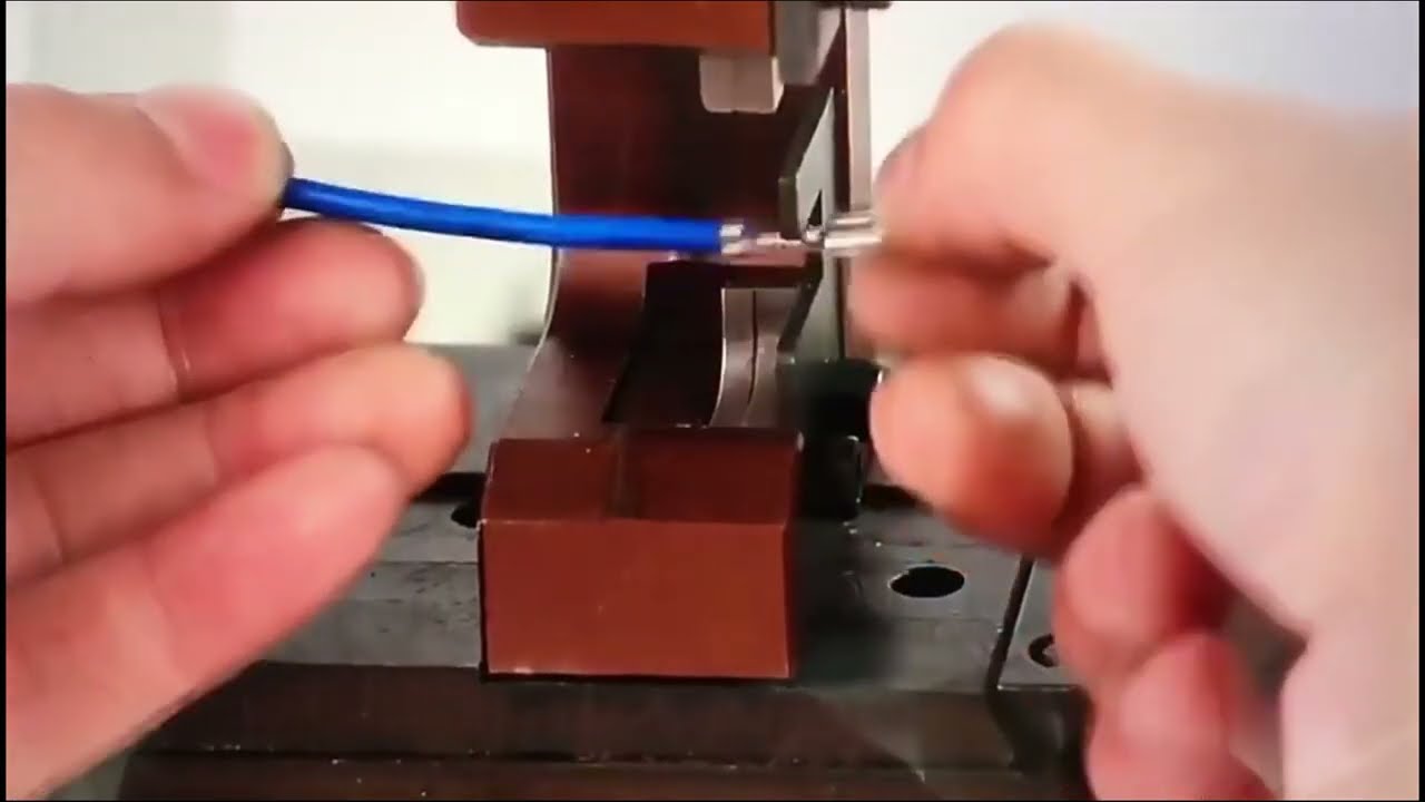 Máy Bấm Đầu Cốt Dây Cáp Bán Tự Động Êm Ái - Máy Ép Đầu Cáp Chuyên Nghiệp
