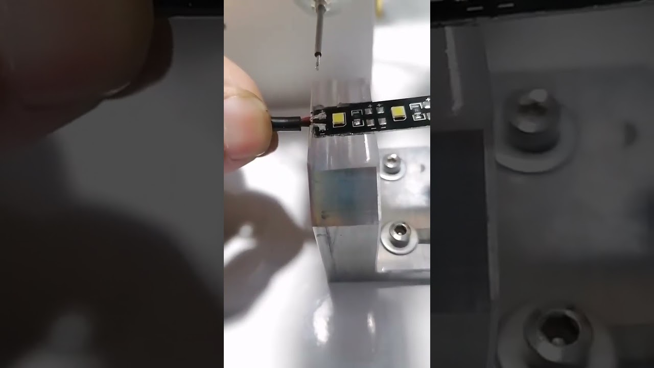 Máy Hàn và Đóng Hộp Bán Tự Động cho Dải Đèn LED