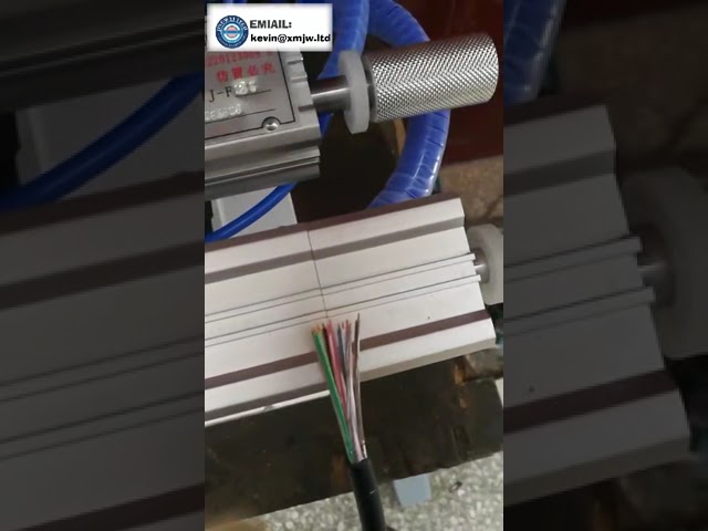 Máy Tuốt Dây Khí Nén Chuyên Dụng Cho Cáp Dài và Dày | Đường Kính 3-65mm, Chiều Dài Tuốt 300mm