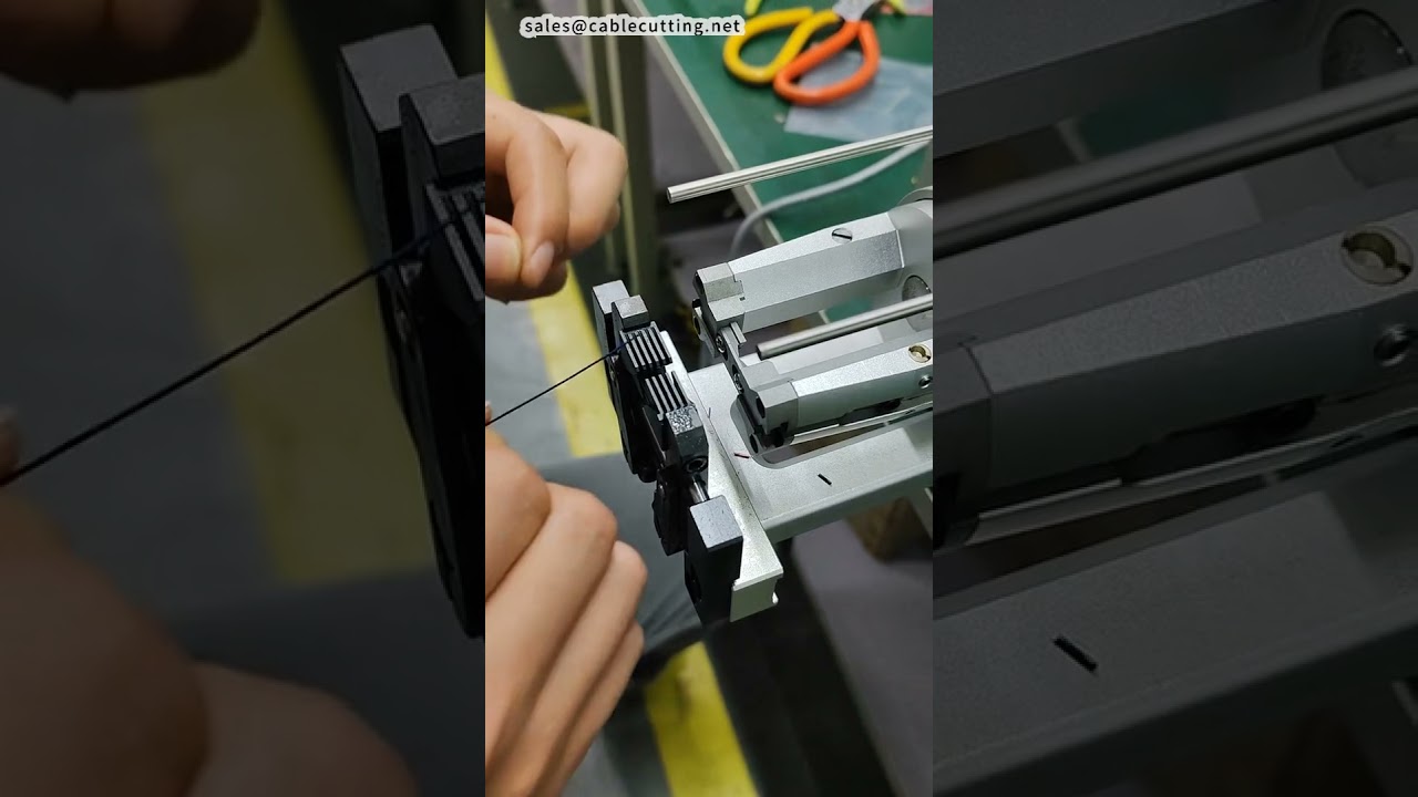 Máy tuốt cáp đồng trục tự động cho dây 34AWG 3 lớp | Demo tại nhà máy
