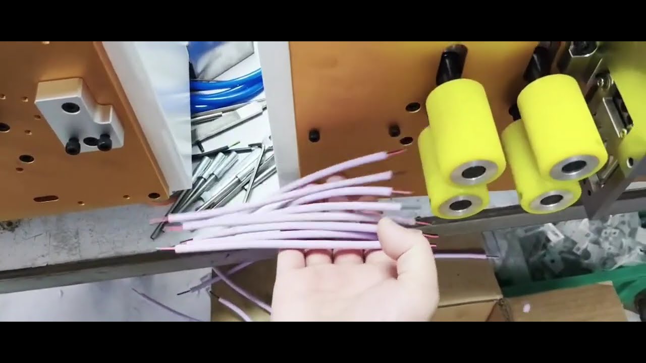 Máy tuốt dây điện 8 bánh xe, 4 dây - Một đầu vào, bốn đầu ra hiệu suất cao
