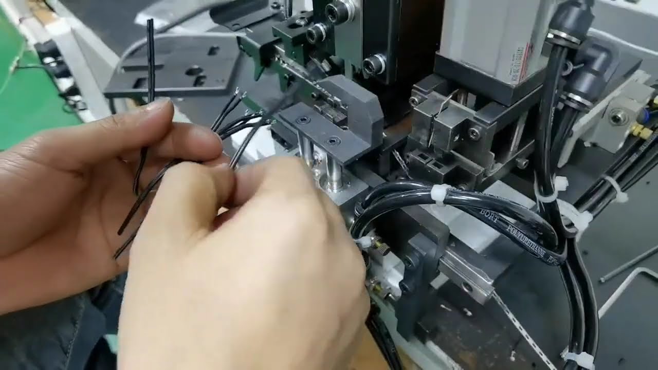 Máy ép đầu cốt dạng cuộn liên tục - Giải pháp tự động hóa cho sản xuất dây cáp điện